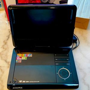 9”Swivel Portable DVD Player Kit